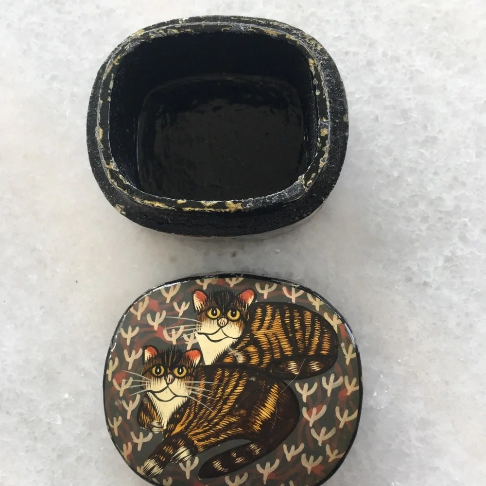 N/A decorative hand